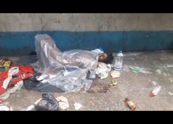 চট্টগ্রাম মেডিকেলে উলঙ্গ ও অসুস্থ নারী অবহেলায়—‘মানবিক কর্নার’ স্থাপনের দাবি